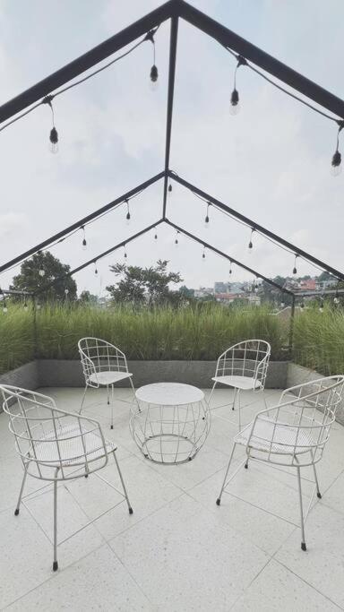 Mimi Castle Full Ac 1200M2 Private Villa Dan Pool Parongpong Lembang Cihanjuang Exterior foto