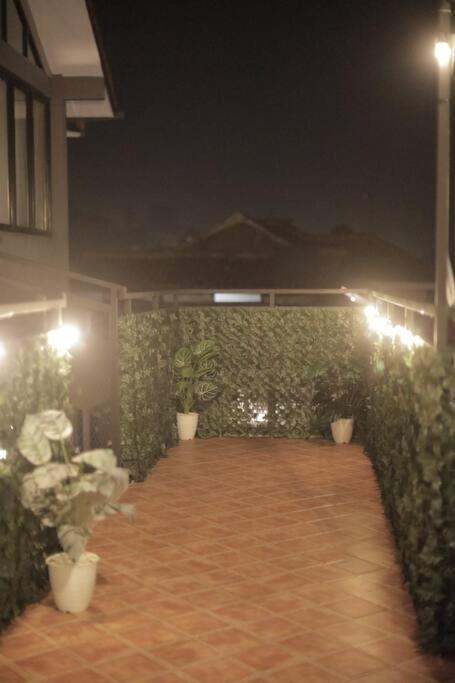 Mimi Castle Full Ac 1200M2 Private Villa Dan Pool Parongpong Lembang Cihanjuang Exterior foto