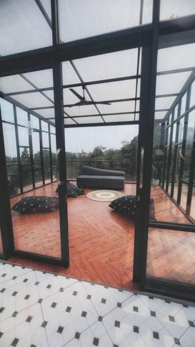 Mimi Castle Full Ac 1200M2 Private Villa Dan Pool Parongpong Lembang Cihanjuang Exterior foto